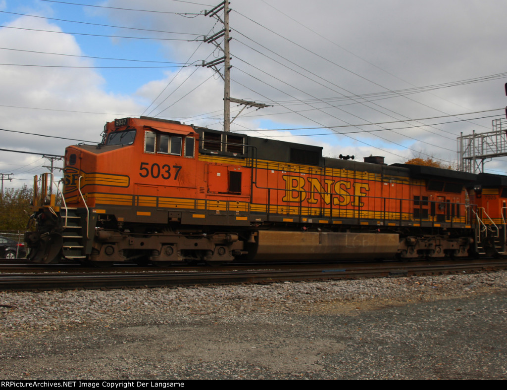 BNSF 5037